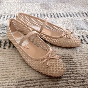Dolce Vita Carin Raffia Flats - new worn once